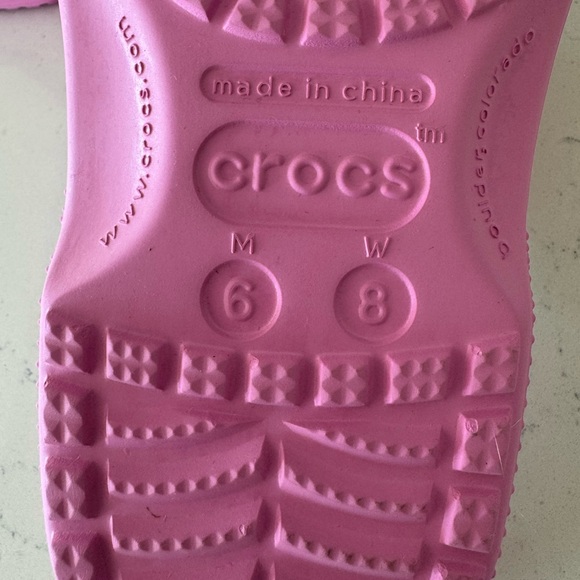 CROCS - New, Women’s size 8, Taffy Pink - Picture 4 of 4